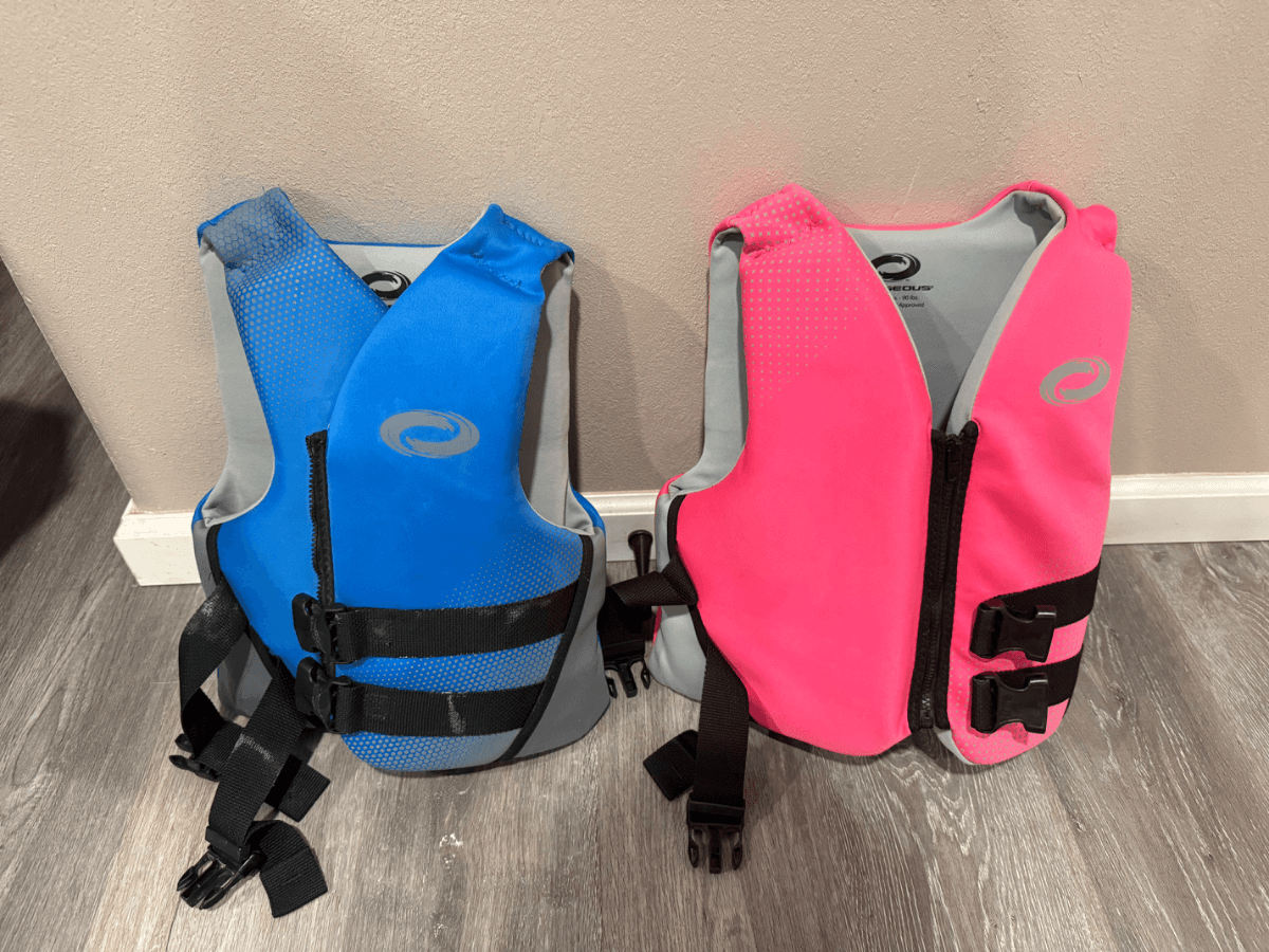 O’RAGEOUS youth life jackets 50lbs-90lbs